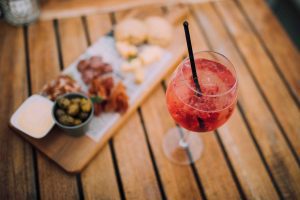 borrelplank-gin-tonic