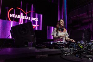 DJ Robin Elyza bij Dengh